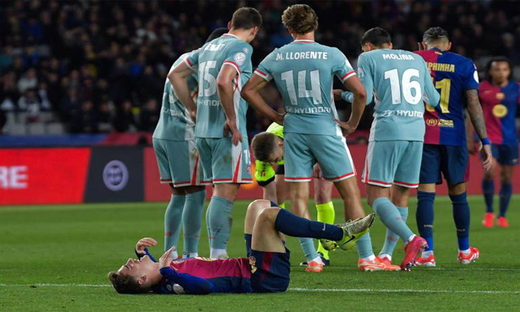 Atletico hold Barca in 'crazy' eight-goal Copa del Rey semi first leg