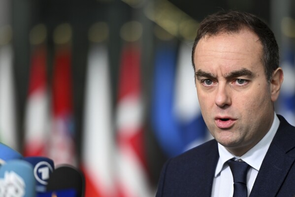 France says discussing access to Ukraine minerals for military use