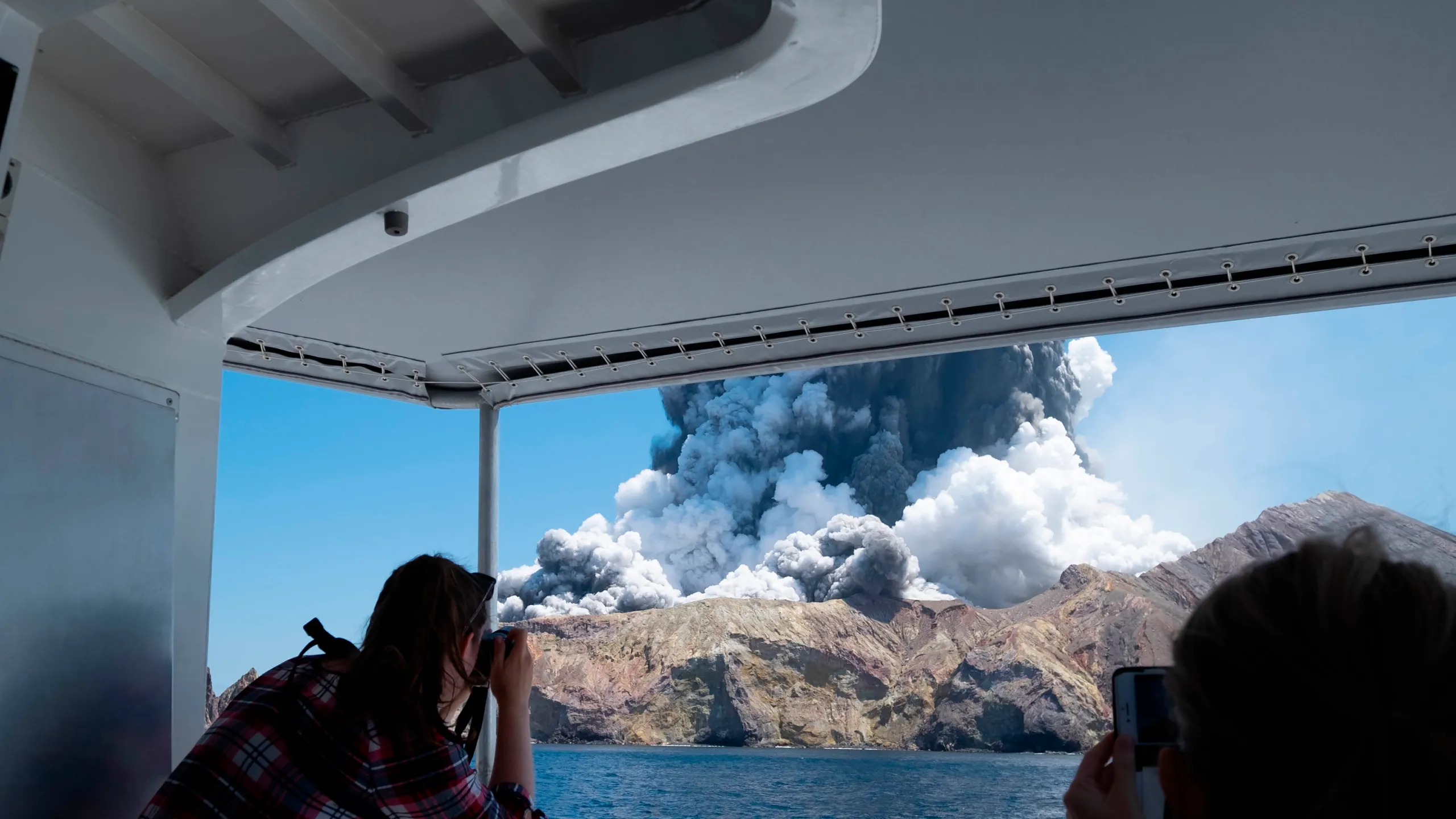 Court overturns New Zealand White Island eruption conviction