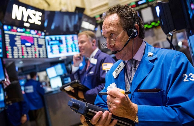 US stocks finish gloomy week on positive note