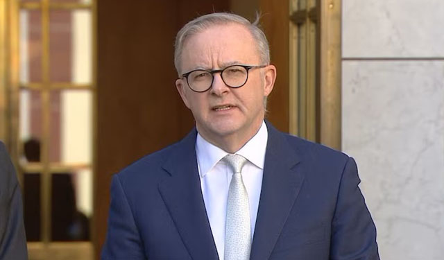 Australia will 'stand with Ukraine' after White House row