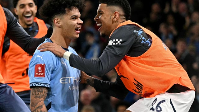 Man City survive Plymouth scare, Palace's Mateta hospitalised in Millwall win