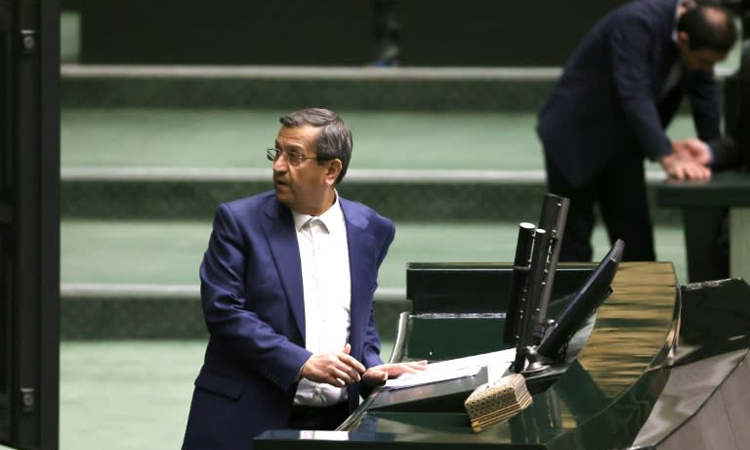 Iranian lawmakers to vote on sacking finance minister