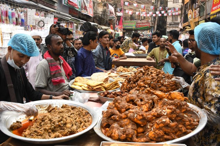 Chawkbazar iftar market . Photo: BSS