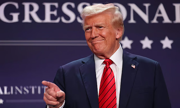 US tariff deadline for Canada, Mexico lapses without deal