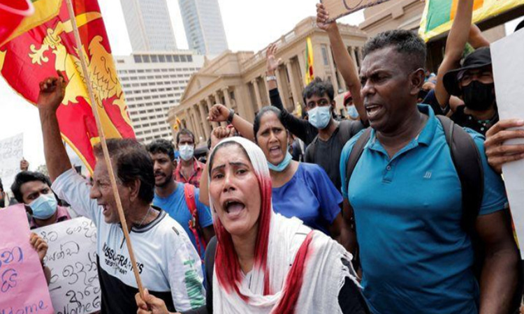 IMF warns Sri Lanka trade unions against strike over pay demand