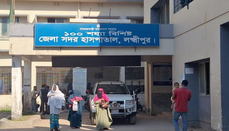One killed in Lakshmipur road crash