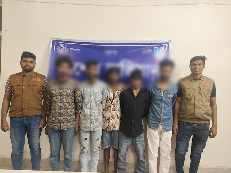 5 snatchers held in Savar