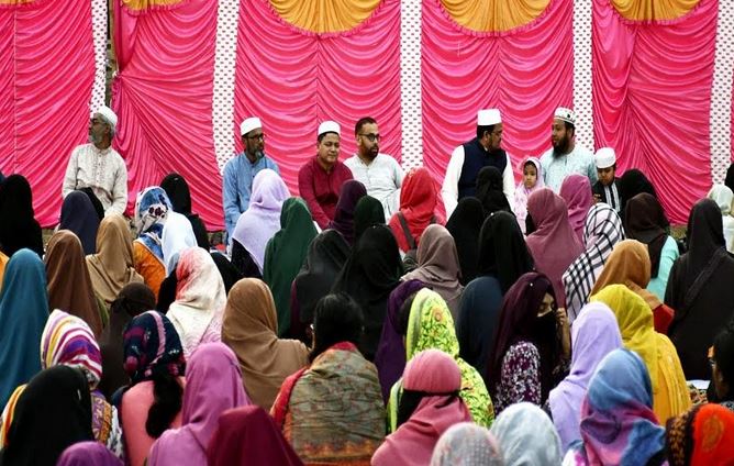 BRUR holds first-ever prayer, Iftar mahfil for female students