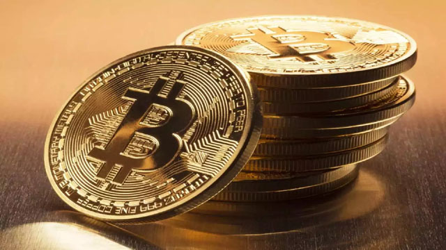 Bitcoin drops, no public cryptocurrency buys for US 'strategic reserve'