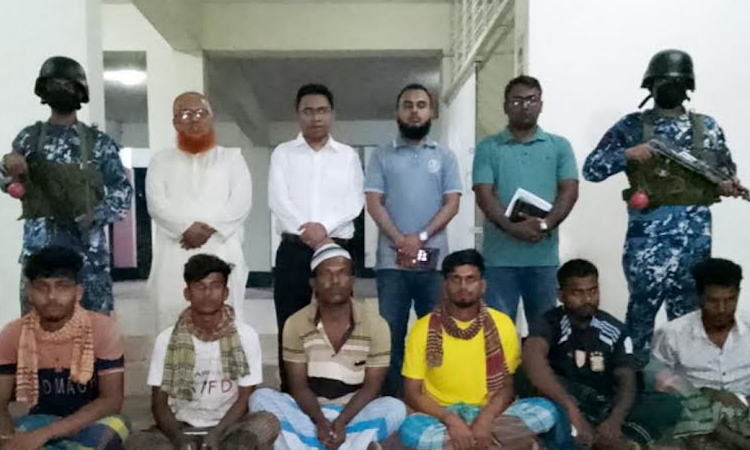 8 fishermen fined for fishing in banned area in Chandpur