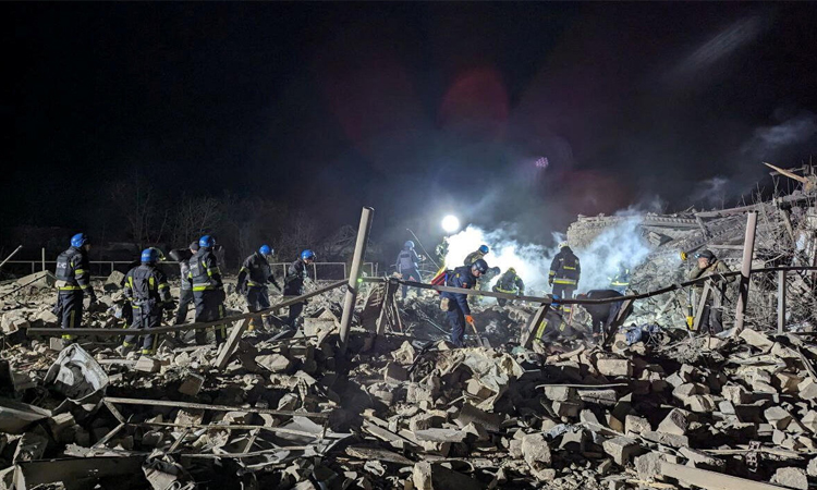 Russian strikes kill 12 in eastern Ukraine