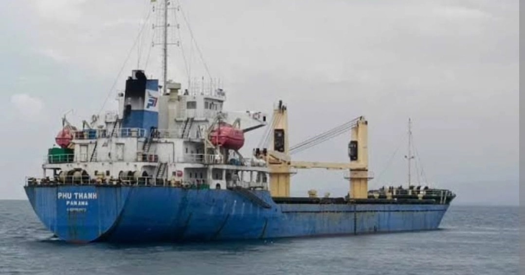 6,000 MTs of rice imported from India reaches Chattogram Port