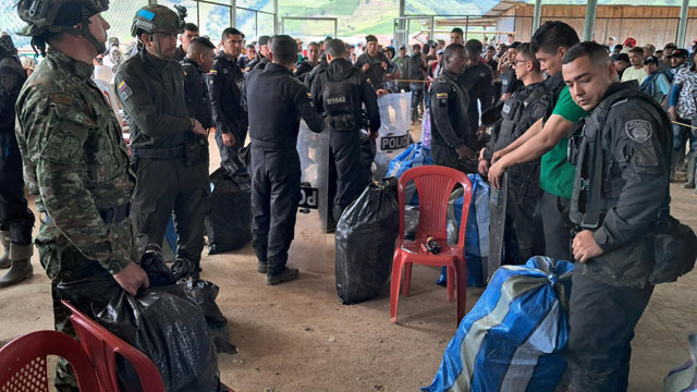 Colombian guerillas release hostage security forces