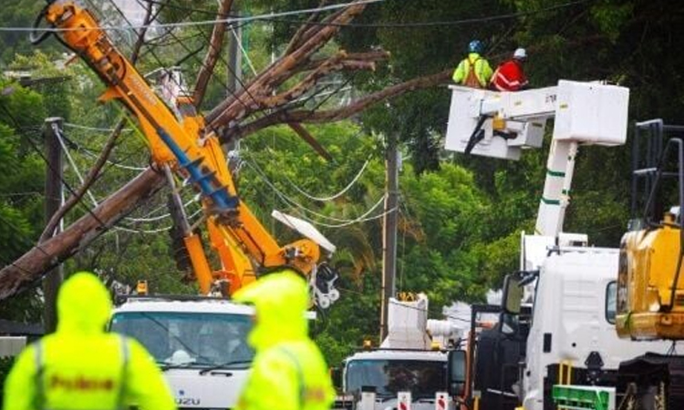 Floods, mass power cuts as wild weather bashes eastern Australia