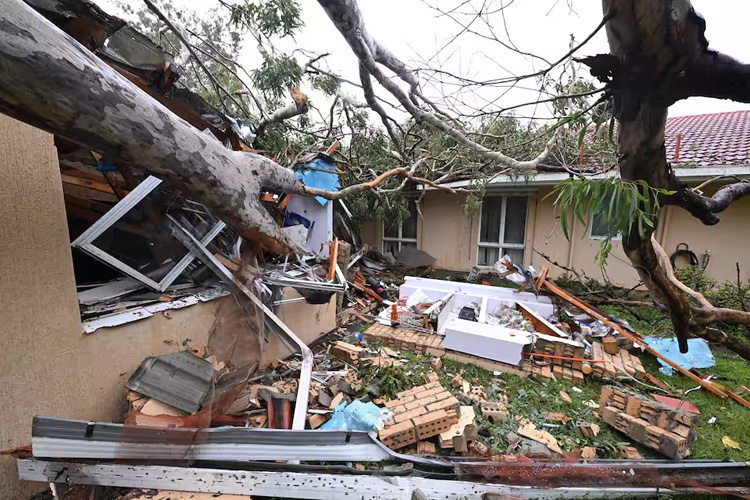 Cyclone Alfred left about 750,000 people without electricity in Australia