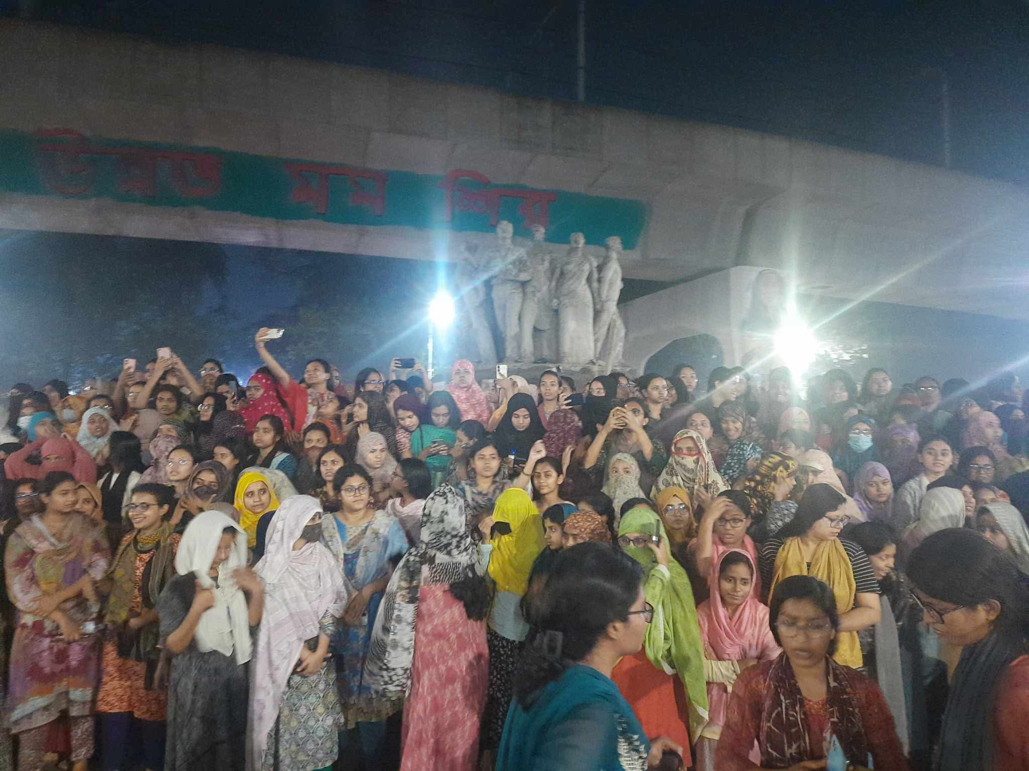 Agitations galore at DU demanding capital punishment for rapists