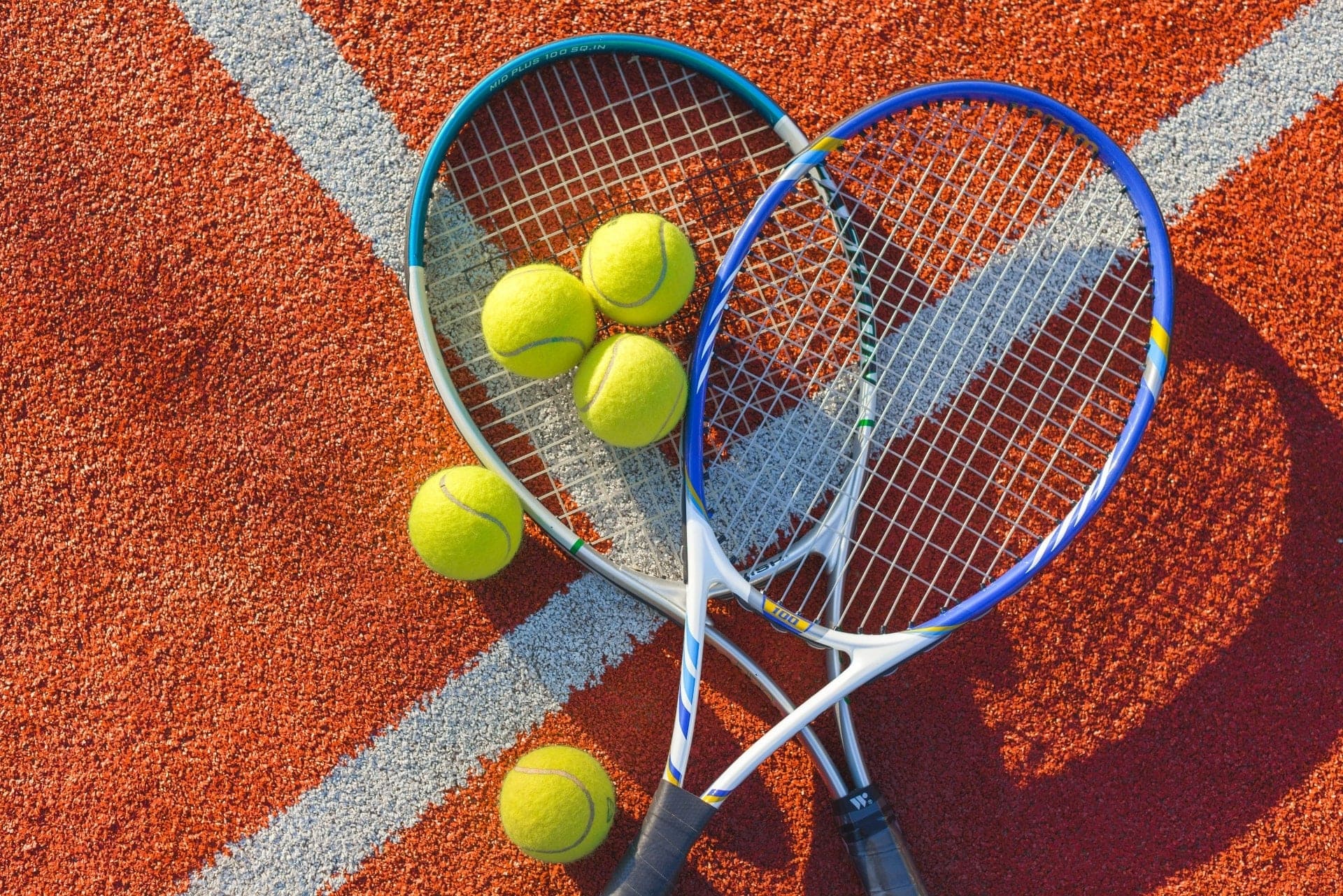 Bangladesh tennis team return home 