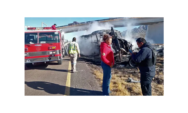 32 dead in two Mexico bus crashes