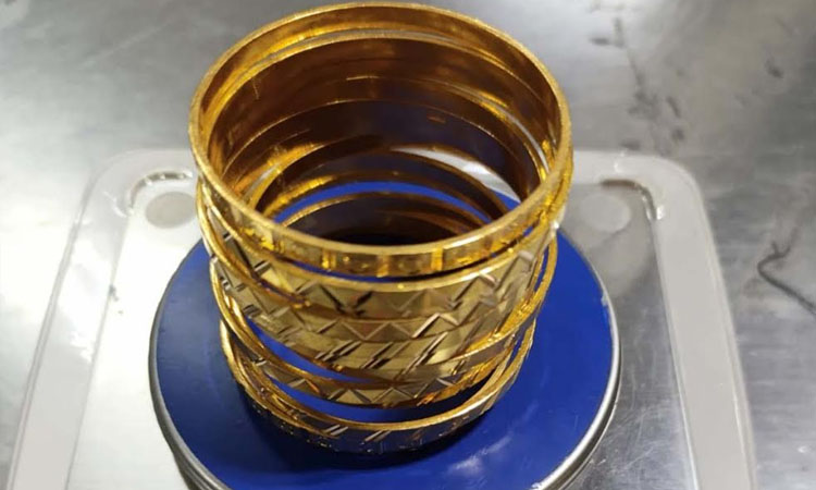 One held with 400 gram gold at Chattogram Airport