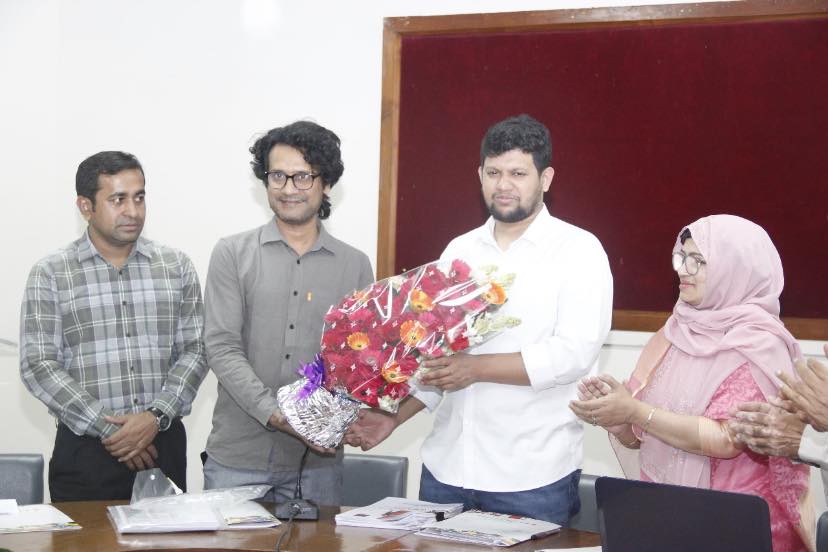 Info adviser visits PIB