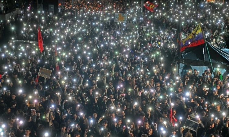 Serbia tense as rivals gather for mass anti-graft rally
