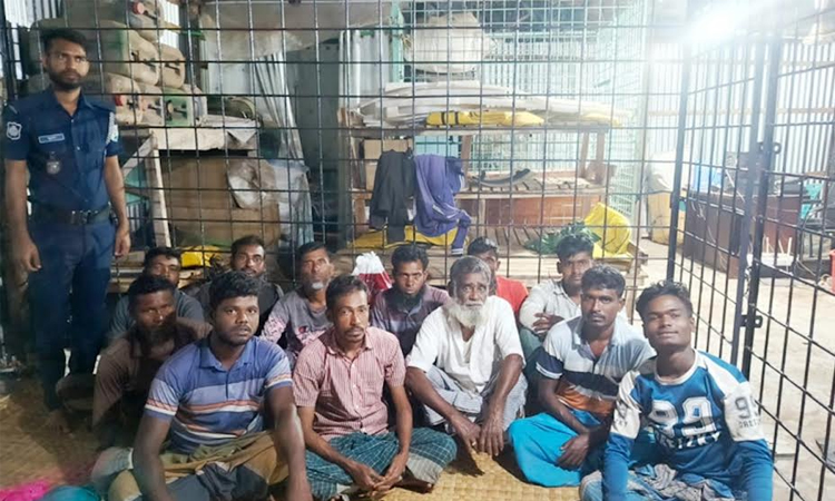 16 fishermen held with 8.15 lakh meters current nets in Chandpur