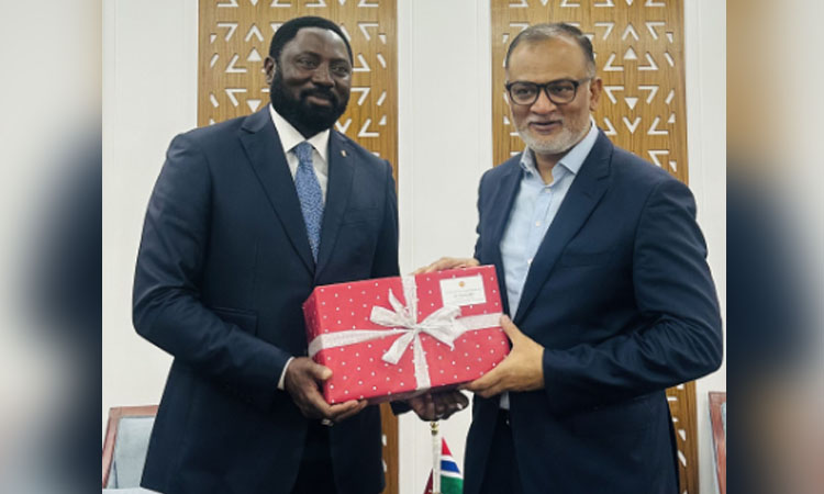 Gambian Foreign Minister meets Commerce Adviser