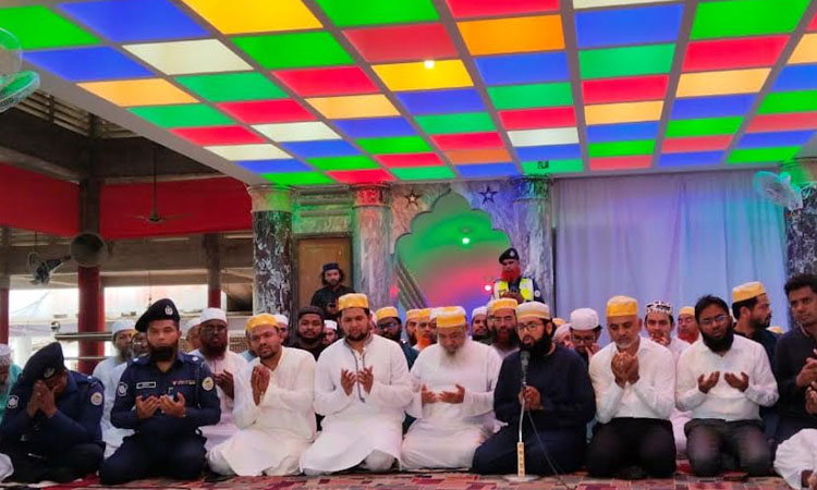 Info Adviser joins Sarsina Darbar Sharif’s annual Mahfil
