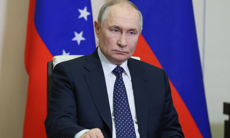 Putin tells Ukraine troops in Russian region to 'surrender'