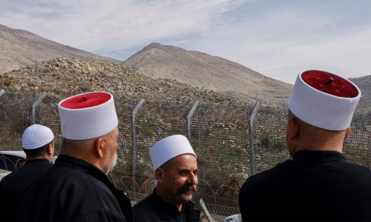 Syrian Druze cross armistice line for pilgrimage to Israel