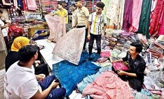 Eid shopping gets momentum in Barisal