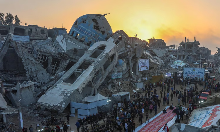 Deadly Israeli strikes mar fragile Gaza truce
