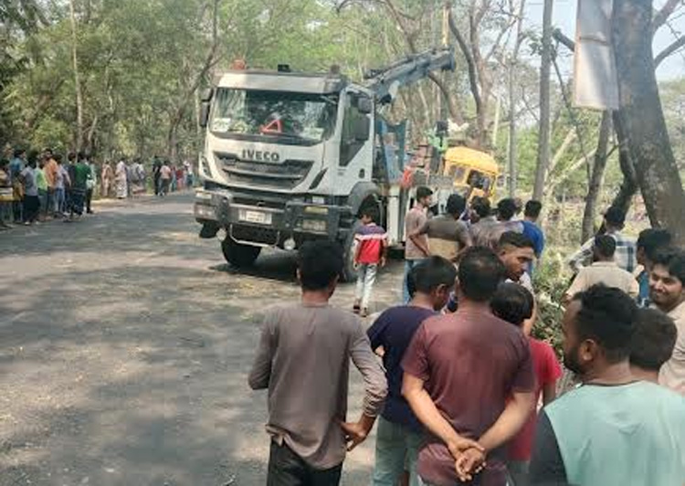 2 killed, one injured in Faridpur road accident