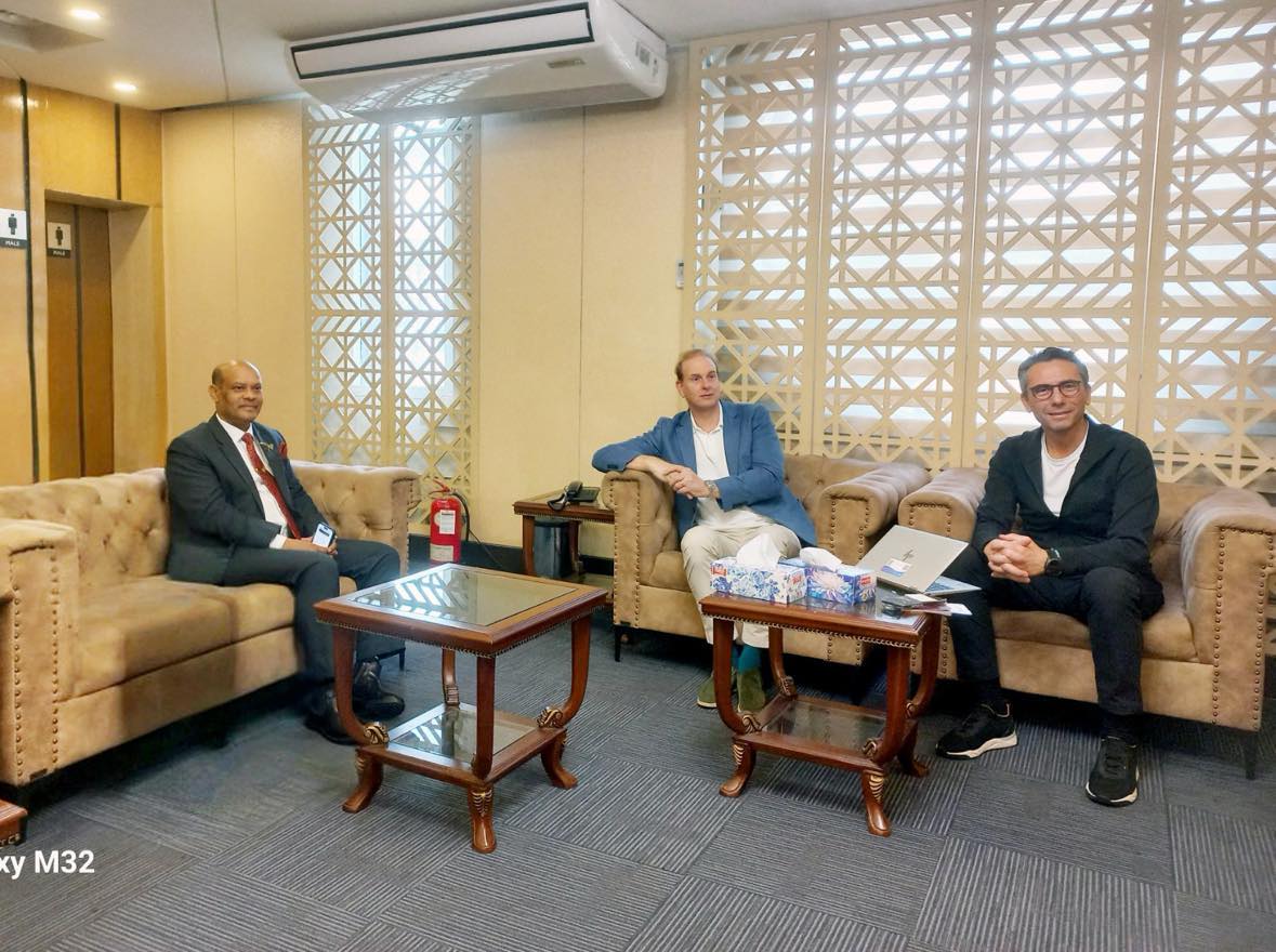 SpaceX discusses over probable Starlink services at Bangladesh’s airports
