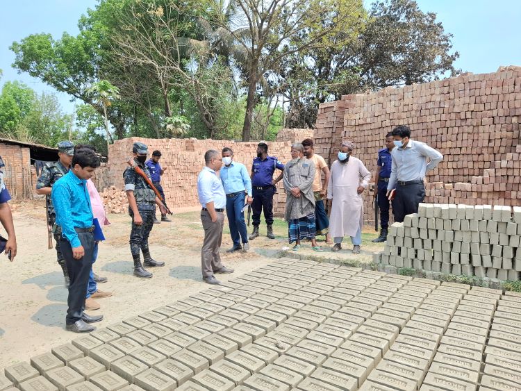 Four illegal brick kilns fined Tk 8 lakh in Jhenaidah