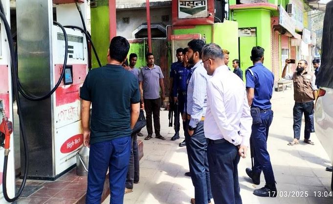 2 filling stations fined Tk 80,000 in Kurigram