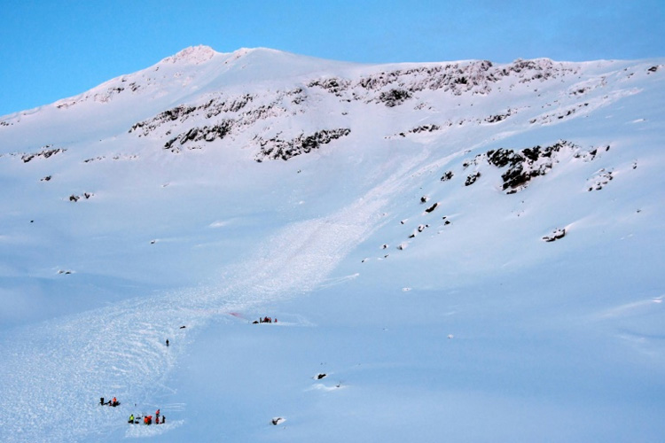 'Miracle' as man survives seven hours under Norway avalanche