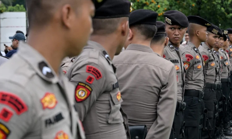 Indonesia passes bill allowing military in more govt roles