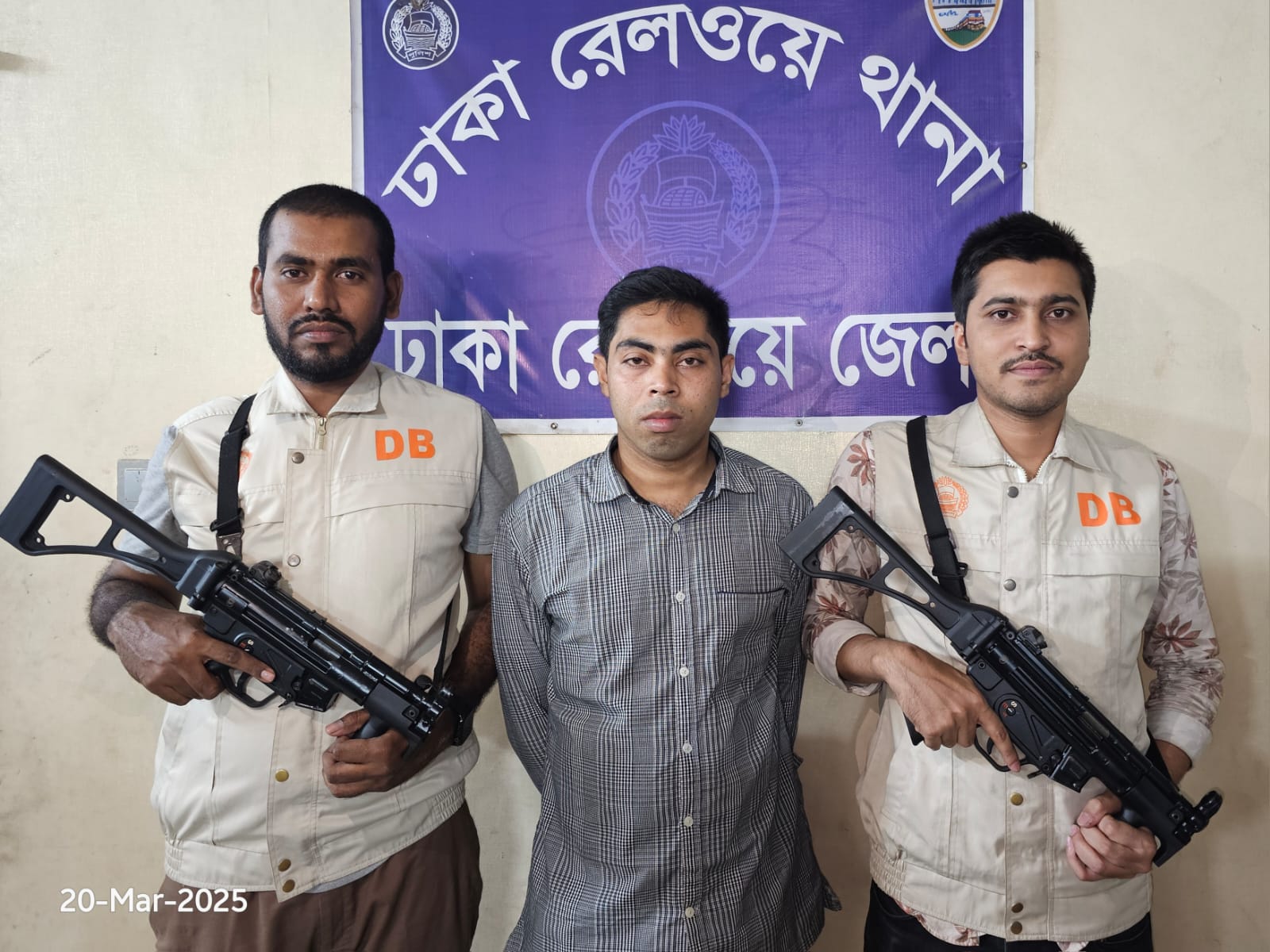 Gang rape fugitive accused nabbed in Dhaka