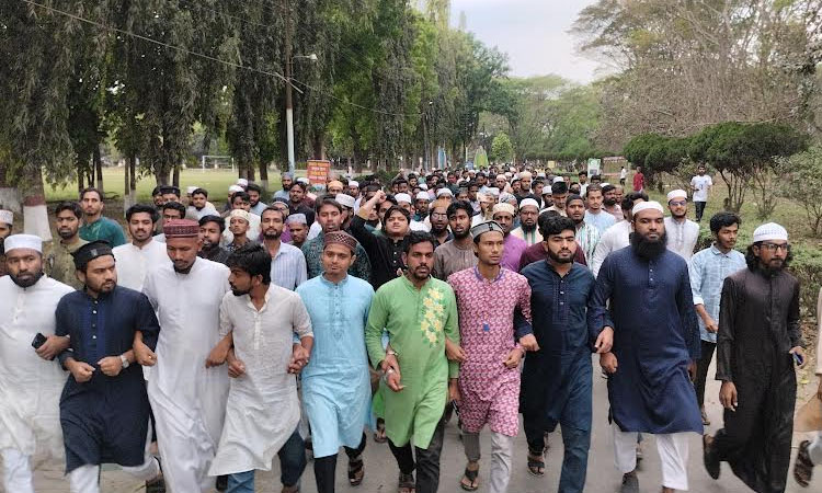 IU students hold protest march against Israel's genocide