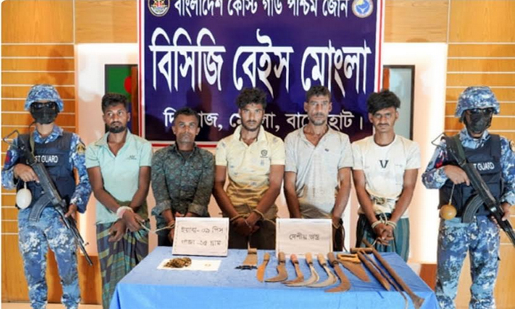 Coast Guard arrests 8, seizes weapons, 2585 yaba in Mongla