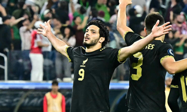 Jimenez at the double as Mexico down Panama