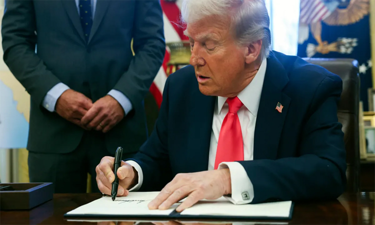 Trump signs order requiring citizenship proof in federal elections