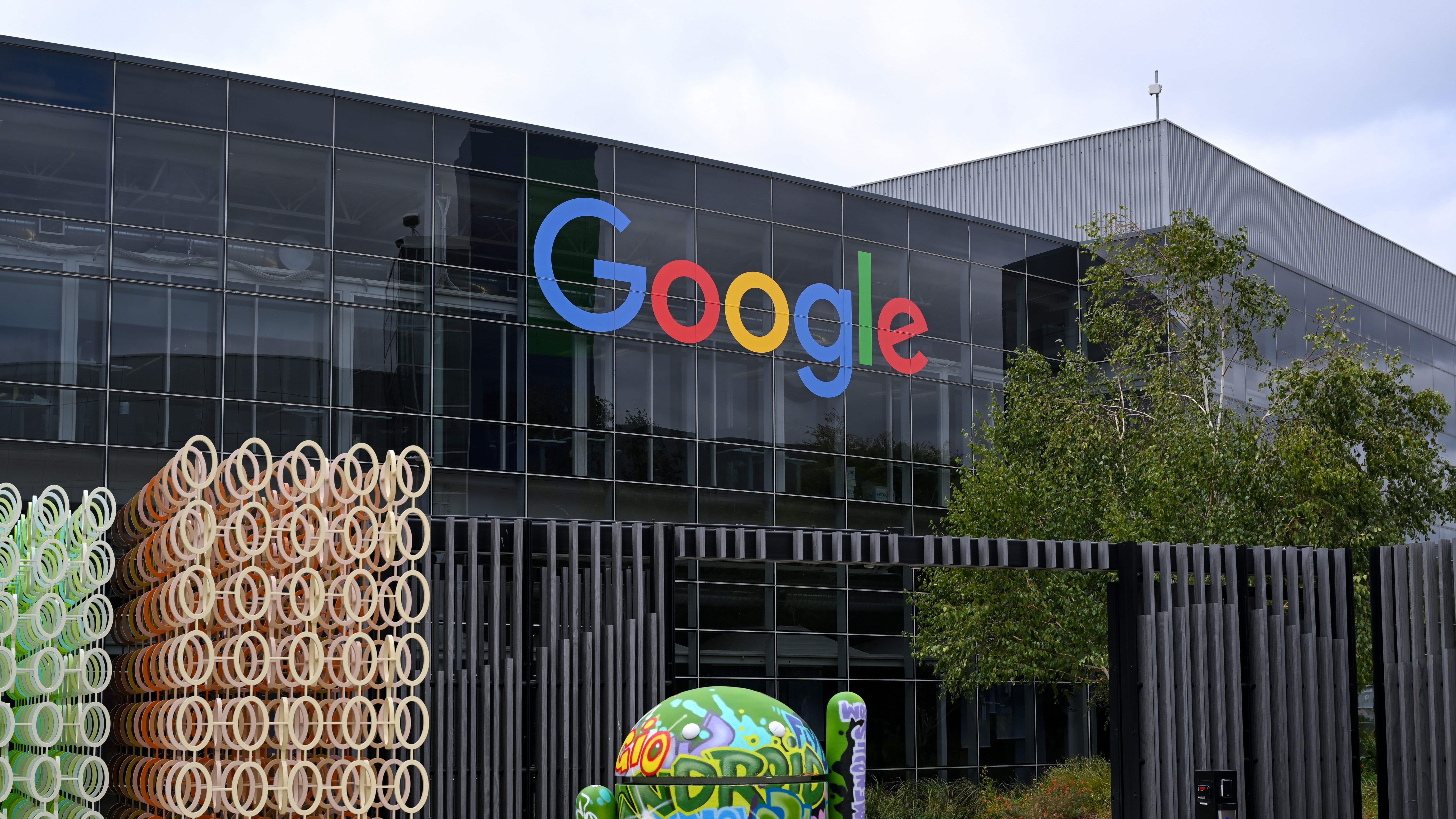 Utah signs law forcing Apple, Google to check children's ages