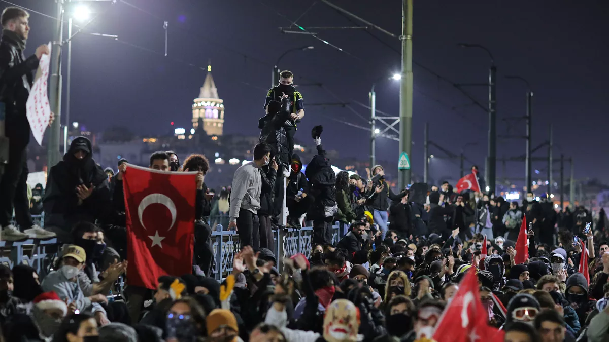 Istanbul court orders journalists' release over protest coverage