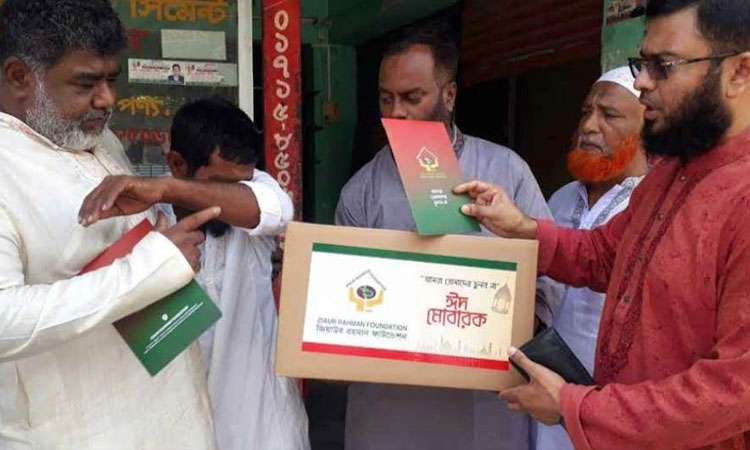 Tarique Rahman gives Eid gifts to 3 martyrs’ families in Narail