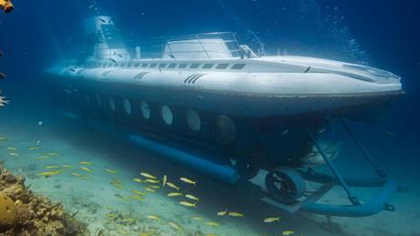 Six Russians dead in sinking of Egypt tourist submarine