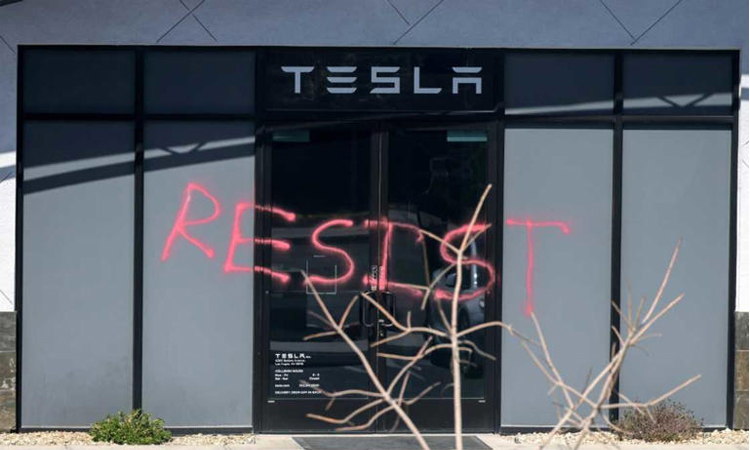 Man charged with destroying Teslas in Las Vegas, amid anti-Musk wave