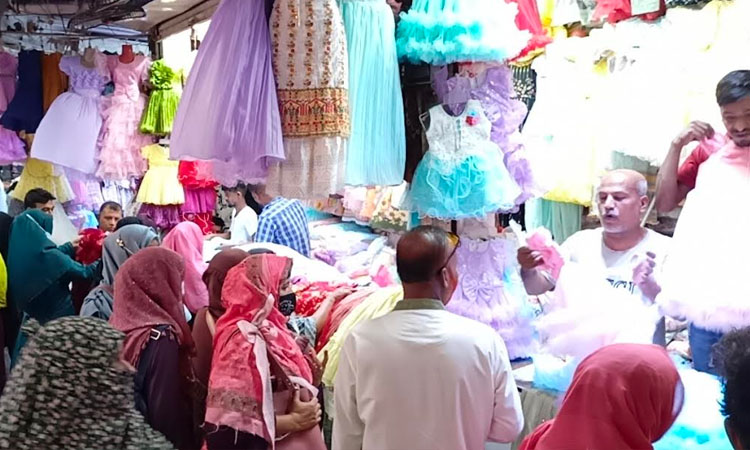Khulna Eid Markets bustling with last-hours shoppers